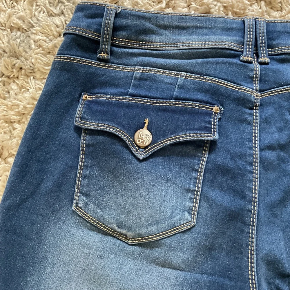 Thorn curvy fit